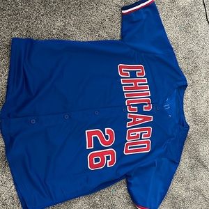 Cubs jersey that Williams wore and signed.